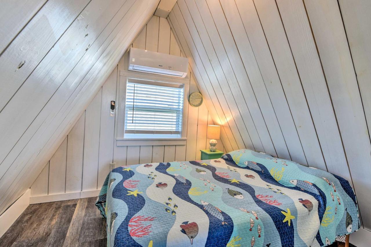 A-Frame Home With Deck - 2 Blocks To Surfside Beach! Eksteriør bilde