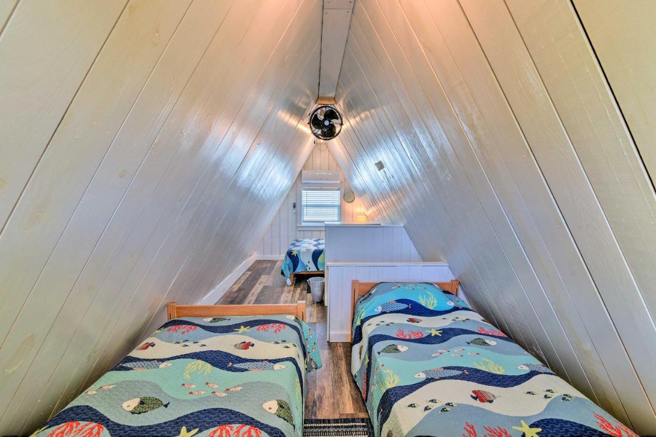 A-Frame Home With Deck - 2 Blocks To Surfside Beach! Eksteriør bilde